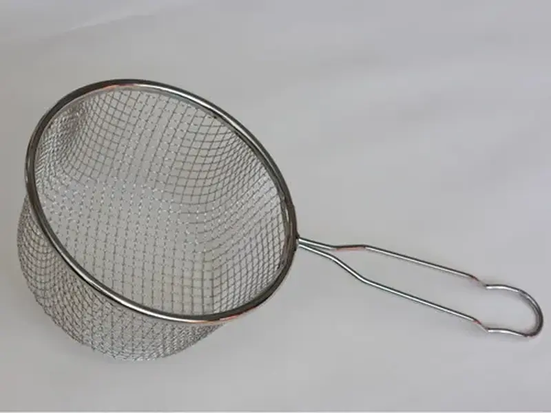 Сито с ручкой, ячейка 8 x 8 мм, 23 см