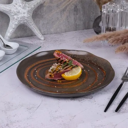 Тарелка, P.L. Proff Cuisine, Dark Brown Lava lines Frutti di Mare, d 27 см h2,5 см