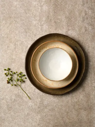 Тарелка с бортом, KUNSTWERK, Grasp, 17 x 3 см, бежевый