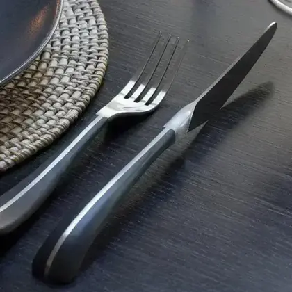 Contour Noir (Satin)