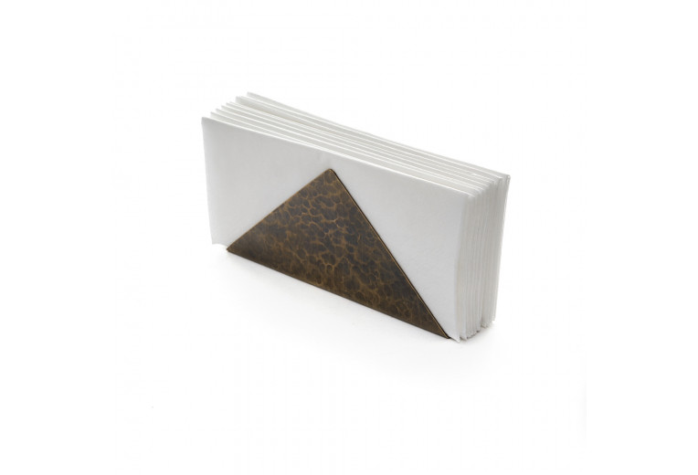 Салфетница латунная треугольная, с чеканкой и патиной, GIBCO, 15х8 см
